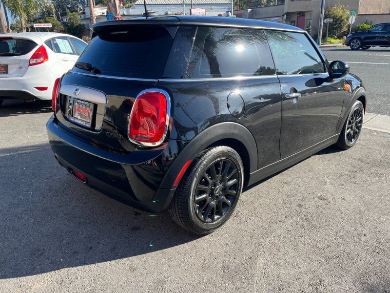 Mini Cooper Hardtop 2015 price $13,888