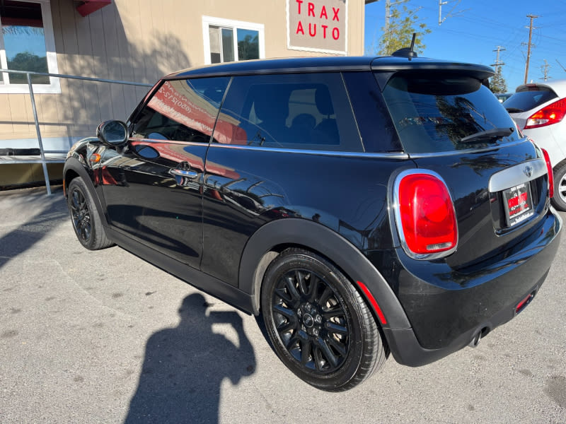 Mini Cooper Hardtop 2015 price $13,888