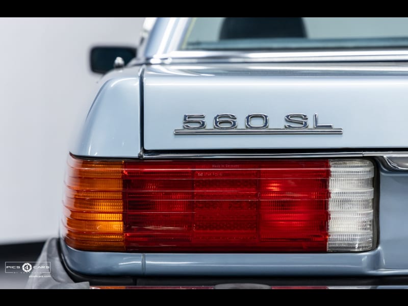 Mercedes-Benz 560 Series 1988 price $19,488