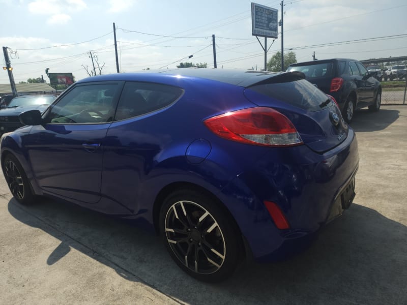 Hyundai Veloster 2012 price $4,795