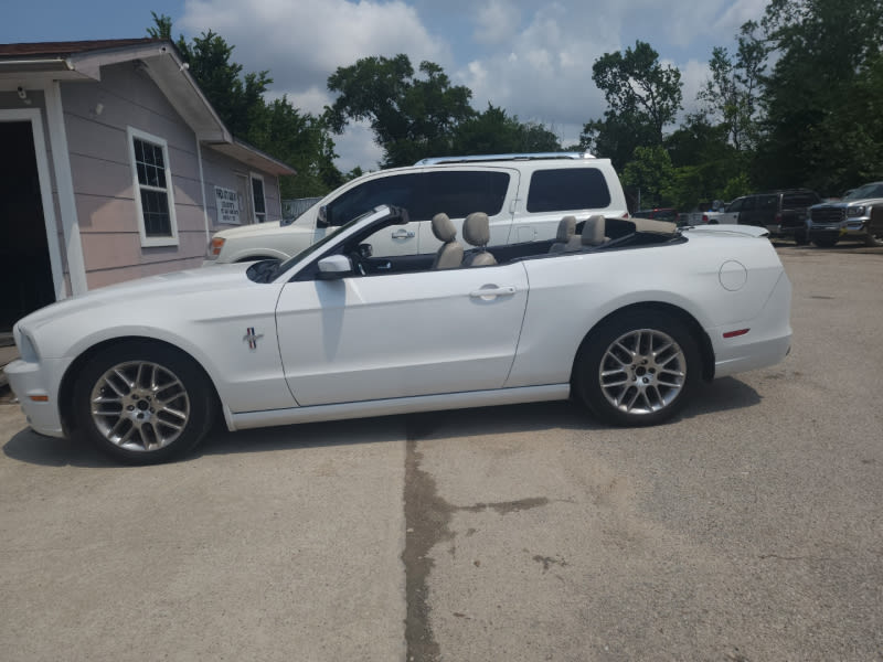 Ford Mustang 2014 price $7,995