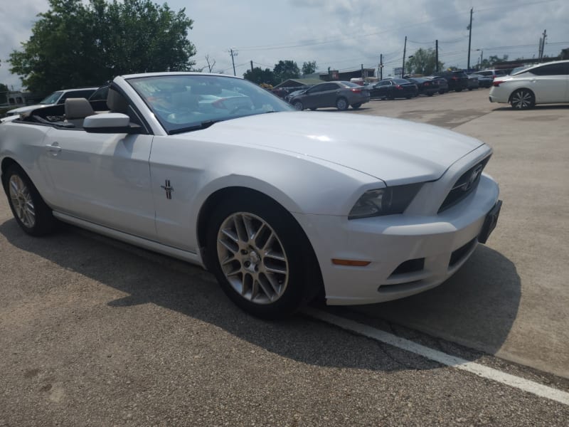 Ford Mustang 2014 price $7,995