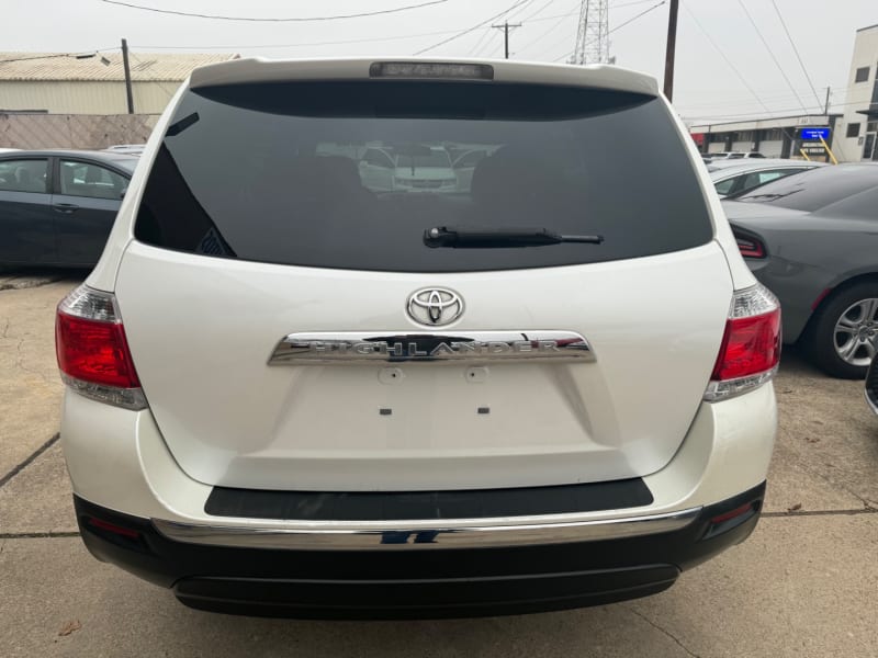 Toyota Highlander 2013 price $11,999