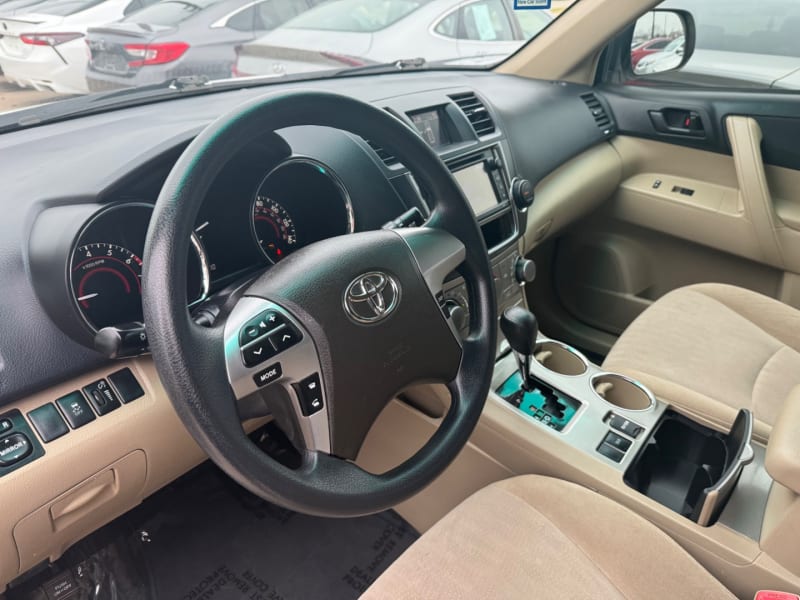 Toyota Highlander 2013 price $11,999