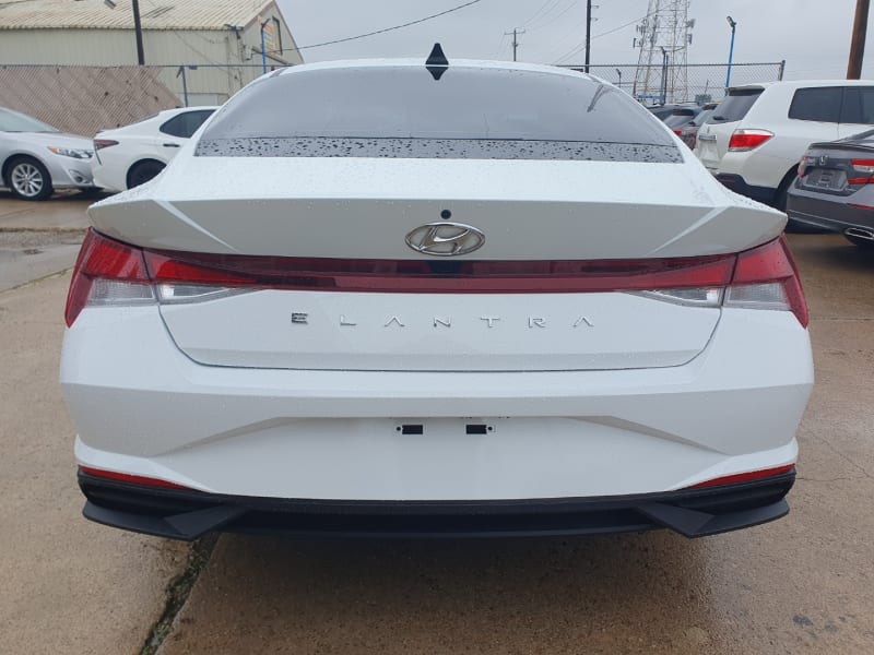 Hyundai Elantra 2021 price $14,999