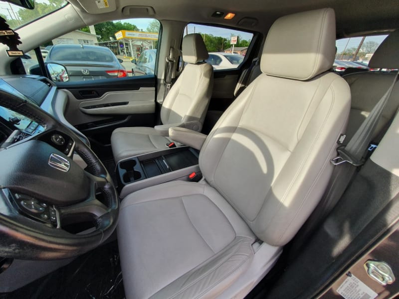 Honda Odyssey 2019 price $18,999