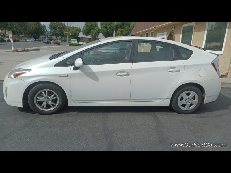 Toyota Prius 2010 price $9,999