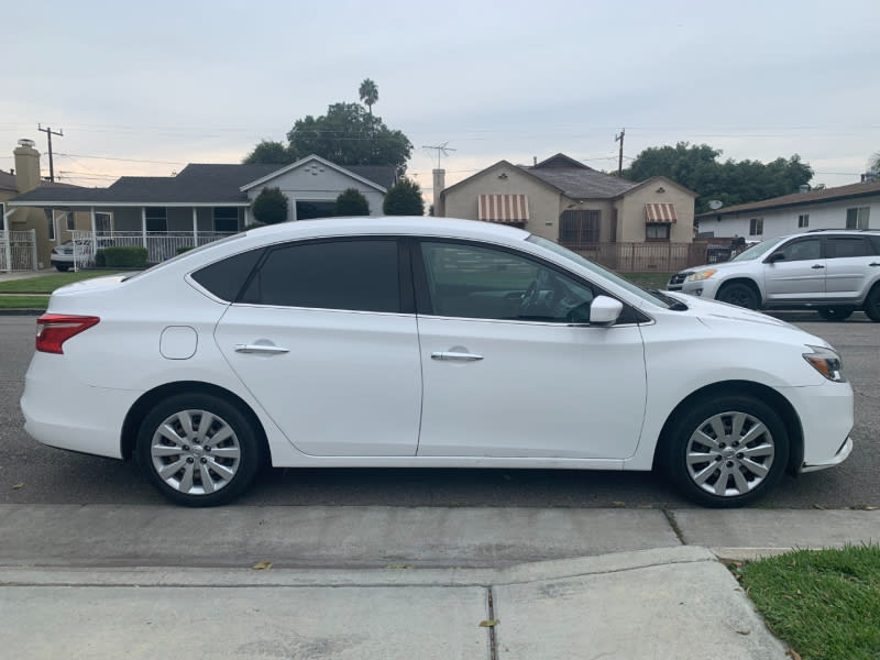 Nissan Sentra 2017 price $9,995