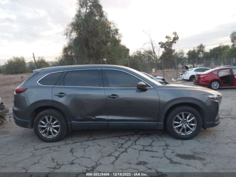 Mazda CX-9 2018 price $17,999