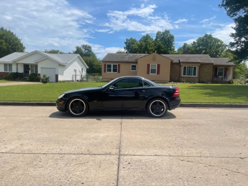 Mercedes-Benz SLK 2001 price $2,999