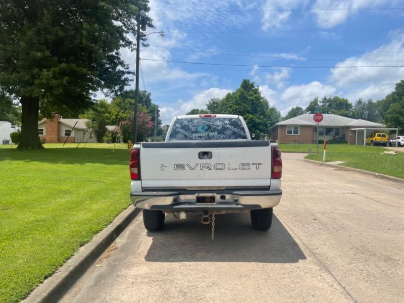 Chevrolet Silverado 2500HD 2006 price $10,000