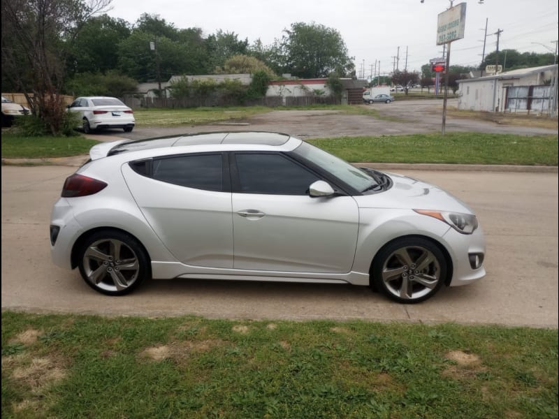 Hyundai Veloster 2013 price $9,995