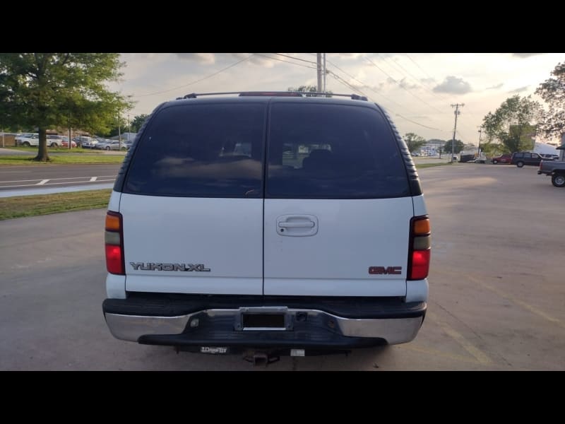 GMC Yukon XL 2000 price $5,000