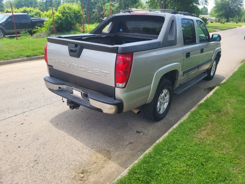 Chevrolet Avalanche 2005 price $7,999