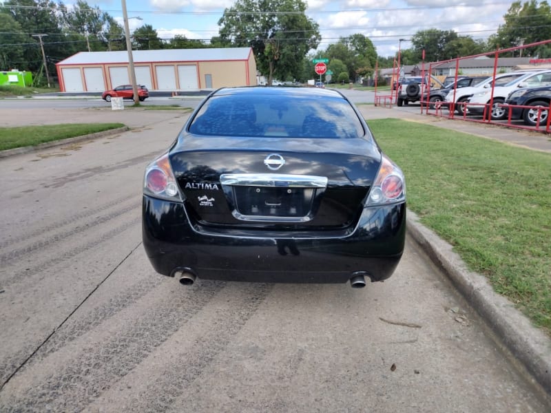 Nissan Altima 2010 price $4,000