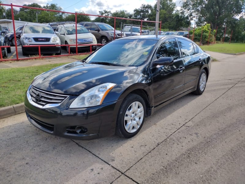 Nissan Altima 2010 price $4,000