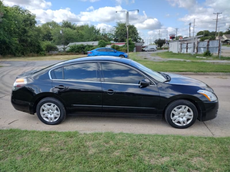 Nissan Altima 2010 price $4,000