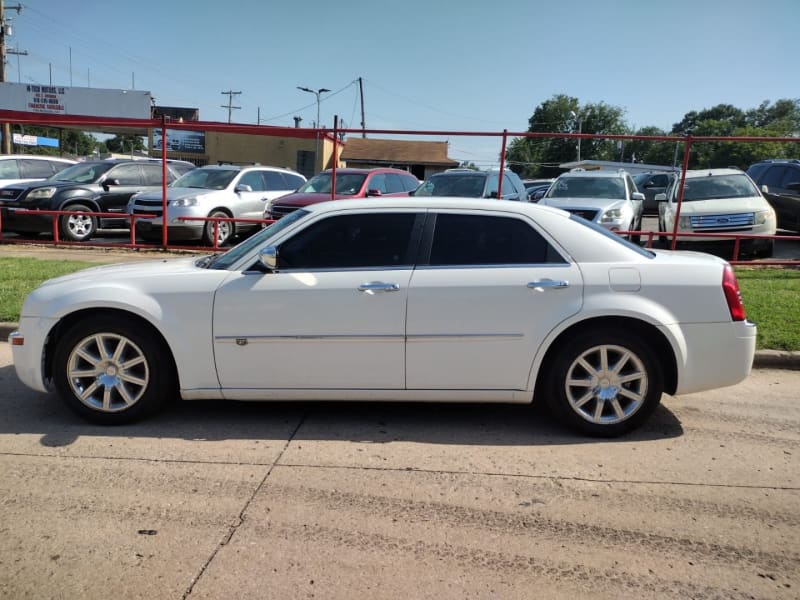 Chrysler 300 2008 price $6,000