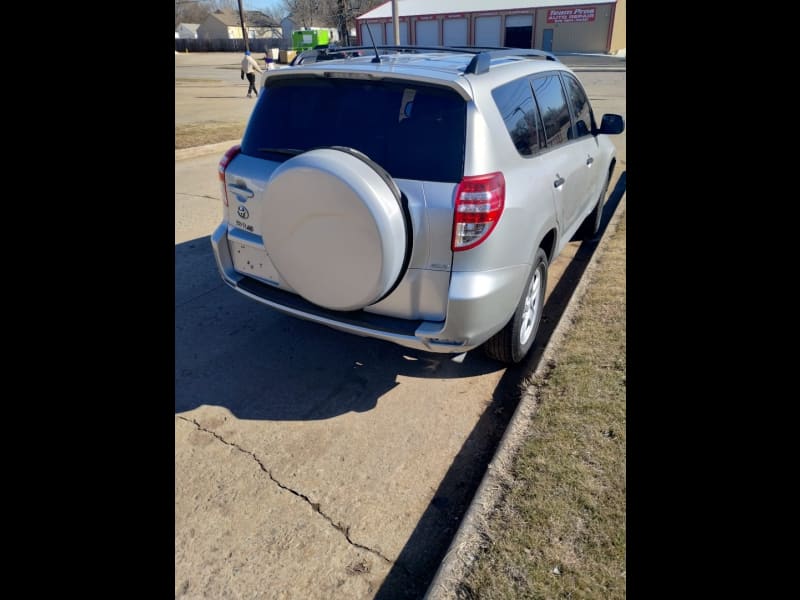 Toyota RAV4 2012 price $8,000