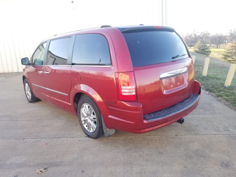 Chrysler Town & Country 2008 price $5,000