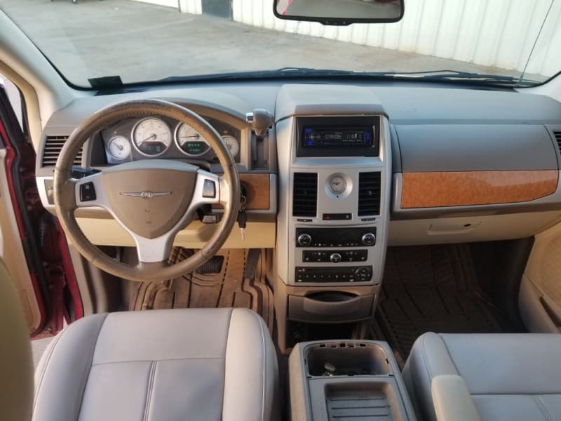 Chrysler Town & Country 2008 price $5,000