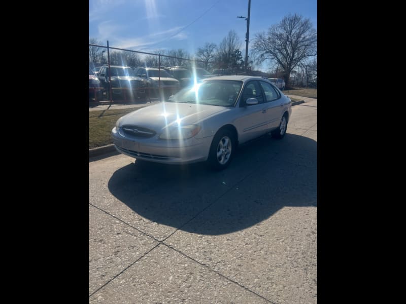 Ford Taurus 2001 price $3,000