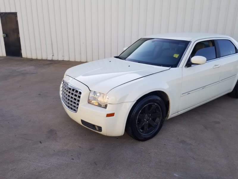 Chrysler 300 2007 price $5,000