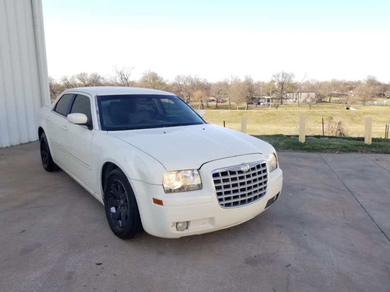 Chrysler 300 2007 price $5,000