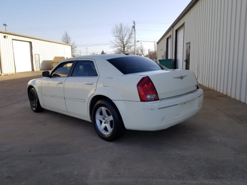 Chrysler 300 2007 price $5,000
