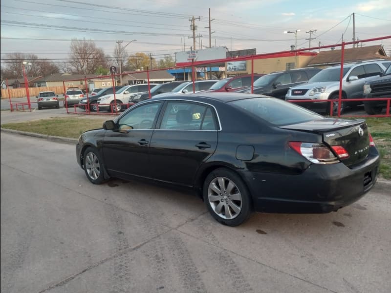 Toyota Avalon 2005 price $3,000