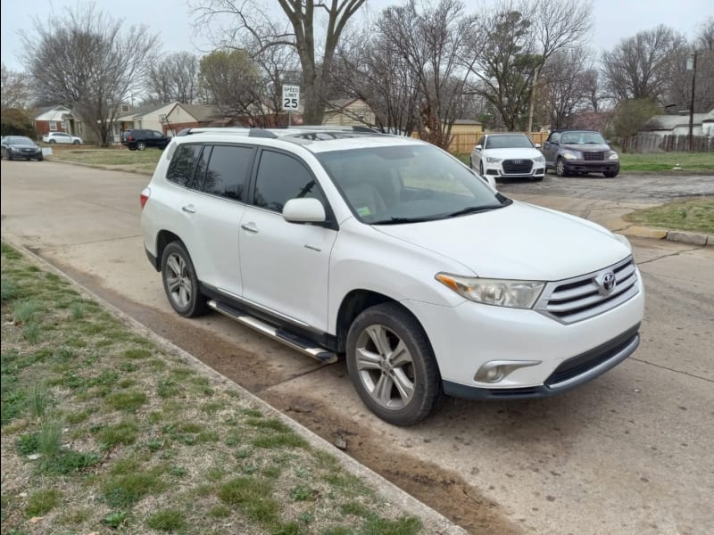 Toyota Highlander 2012 price $9,995