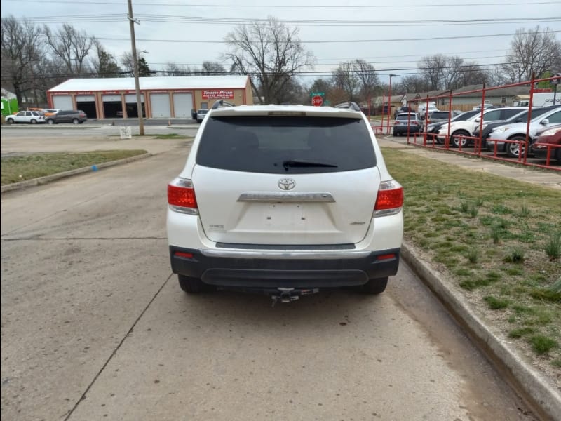 Toyota Highlander 2012 price $9,995