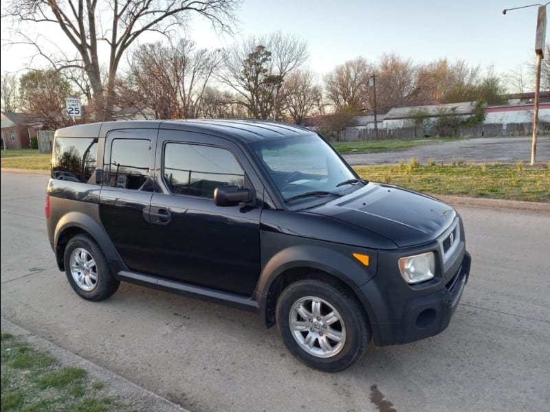 Honda Element 2006 price $4,500