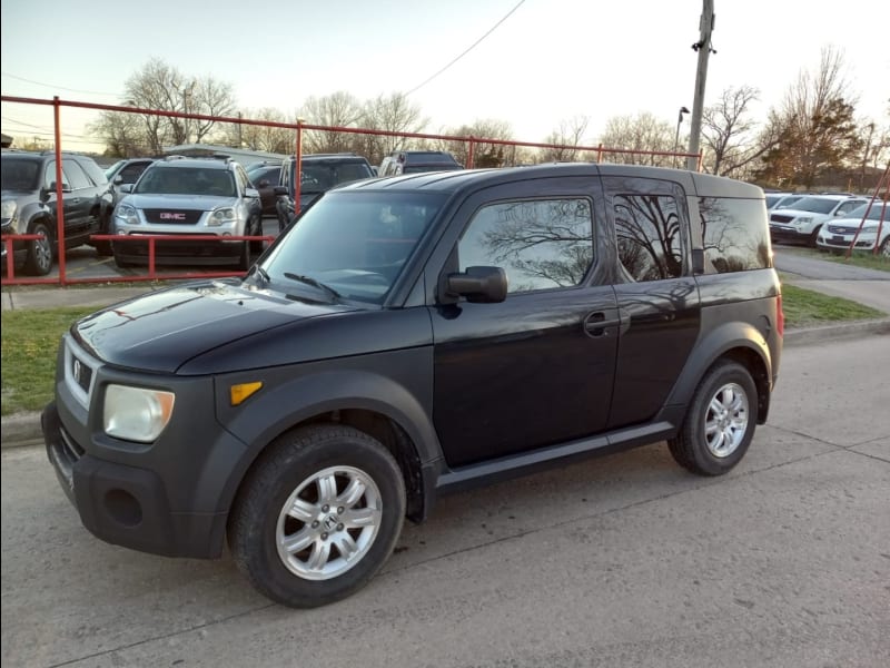 Honda Element 2006 price $4,500