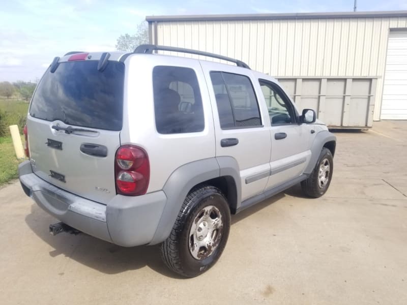 Jeep Liberty 2006 price $2,500