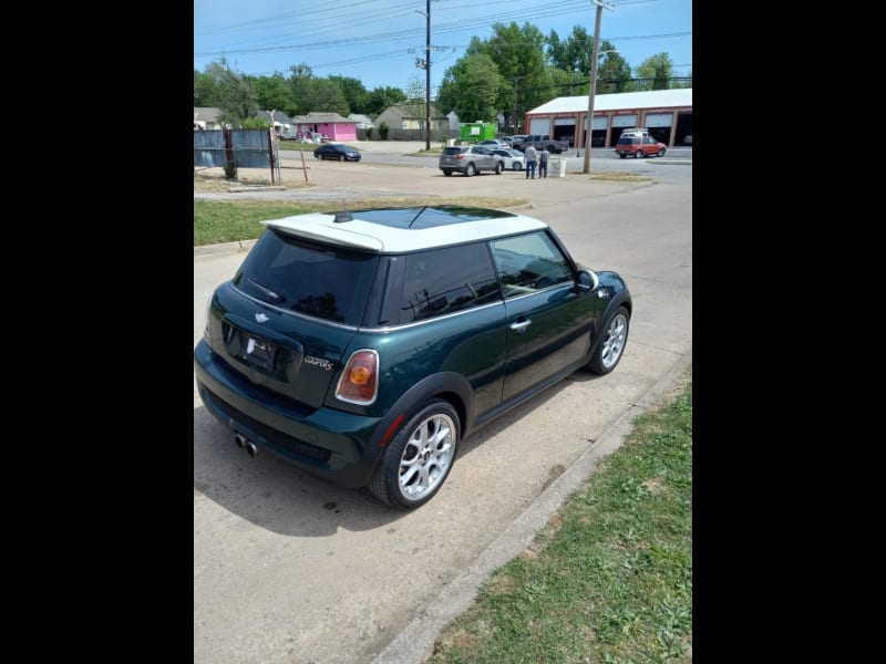 Mini Cooper Hardtop 2007 price $5,000