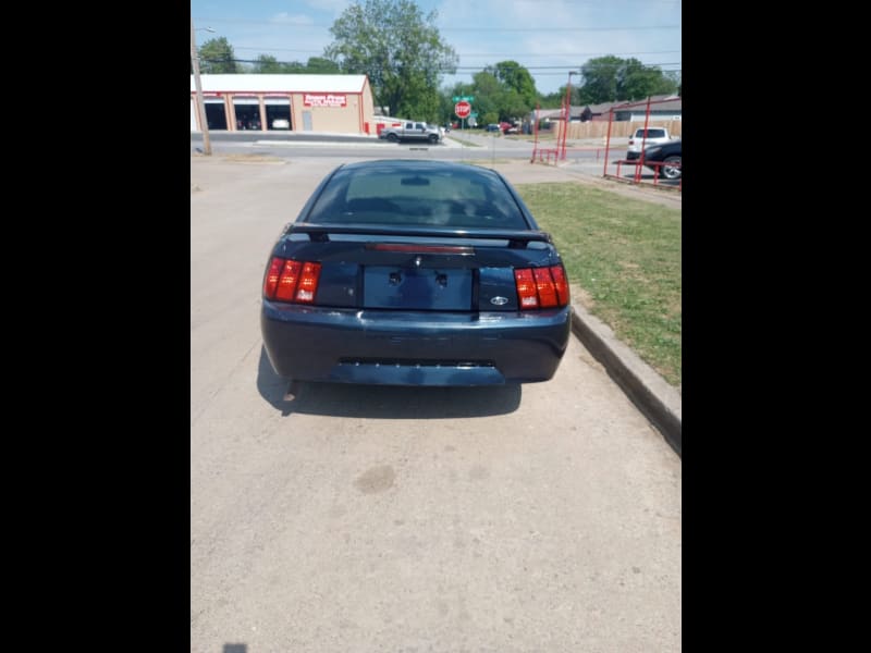 Ford Mustang 2002 price $4,000