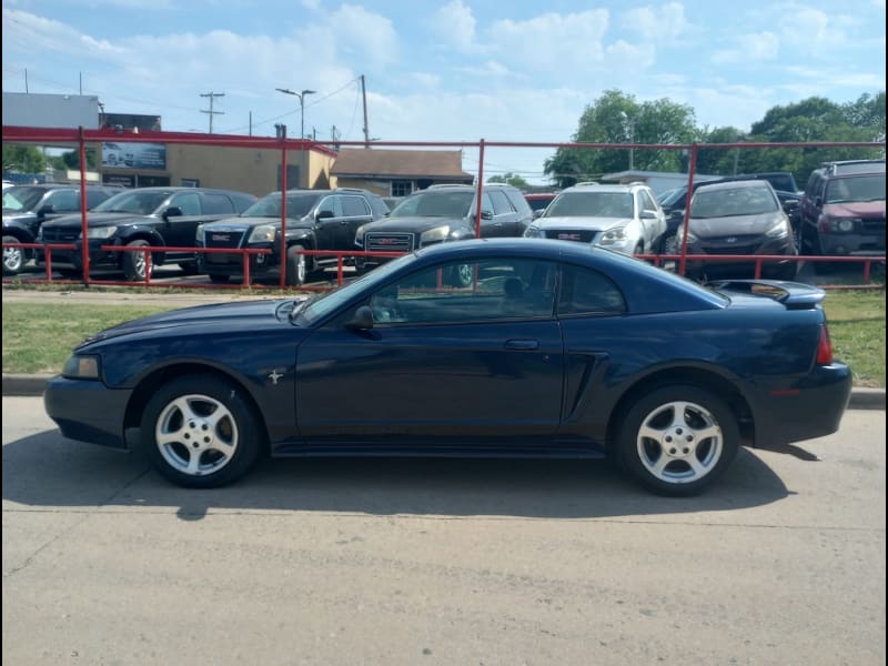 Ford Mustang 2002 price $4,000