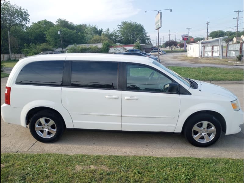 Dodge Grand Caravan 2009 price $6,000