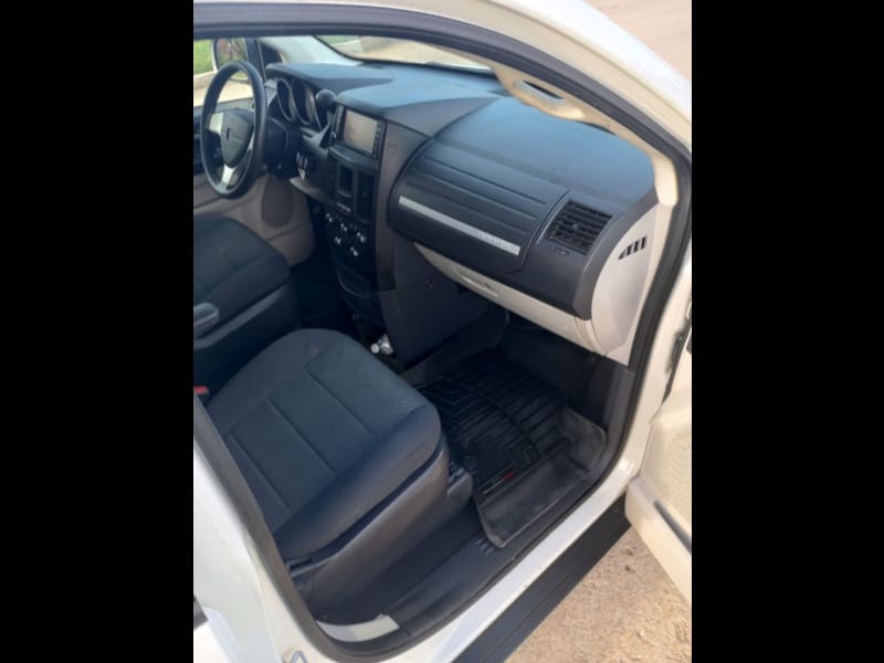 Dodge Grand Caravan 2009 price $6,000