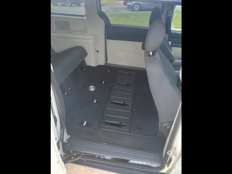 Dodge Grand Caravan 2009 price $6,000