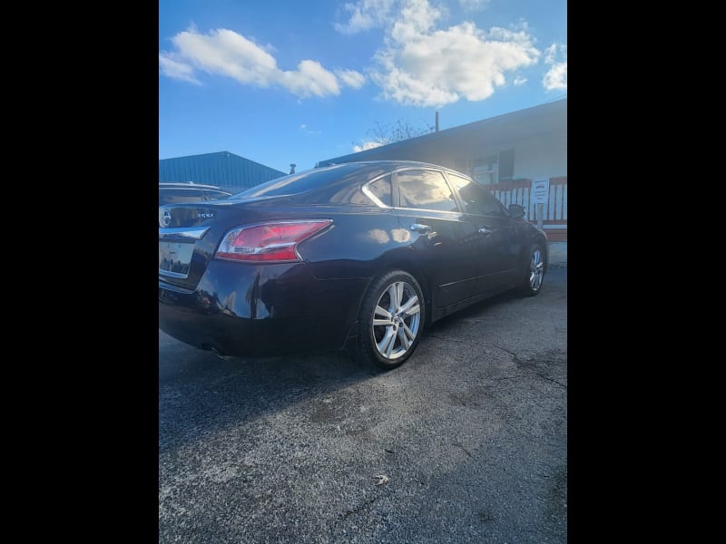 Nissan Altima 2015 price $11,599