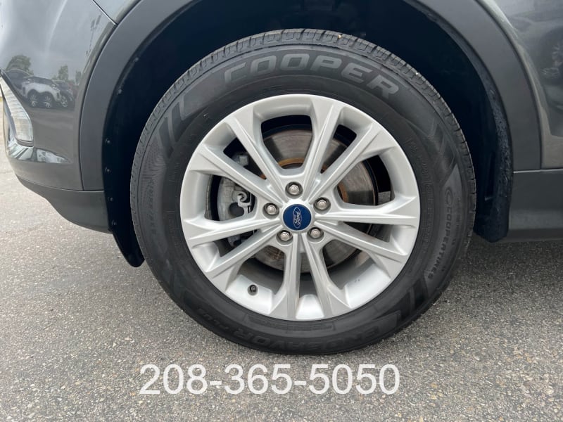 Ford Escape 2019 price $16,995