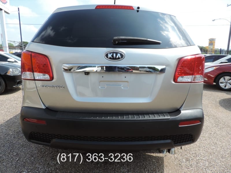 Kia Sorento 2013 price $7,450