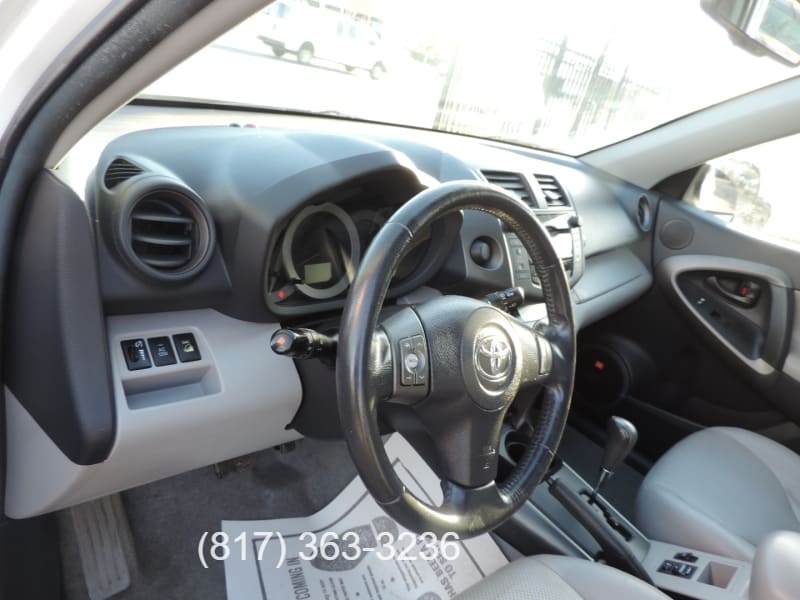 Toyota RAV4 2009 price $8,800