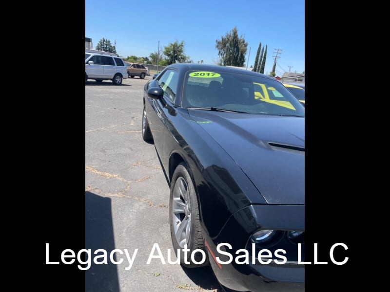 Dodge Challenger 2017 price $17,999