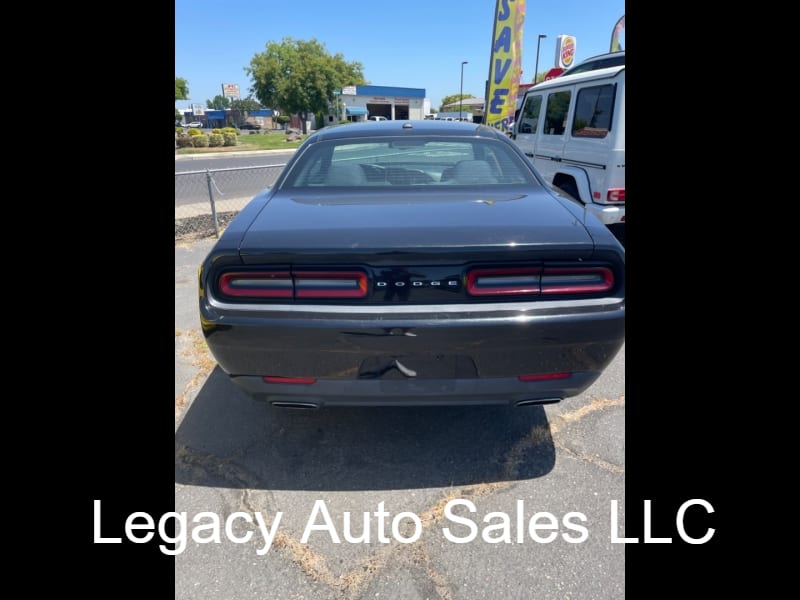 Dodge Challenger 2017 price $17,999