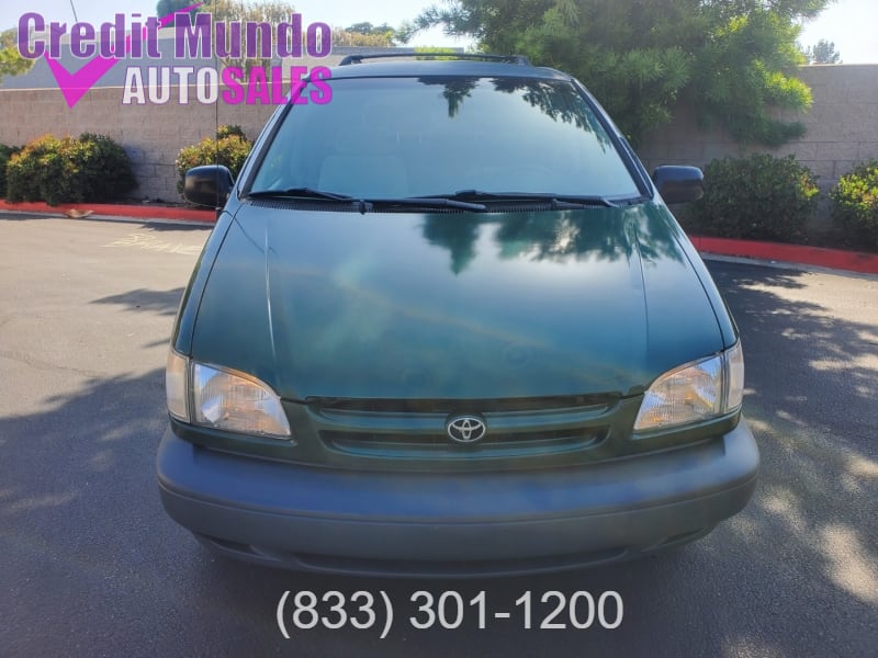 Toyota Sienna 1999 price $4,977