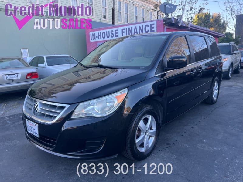 Volkswagen Routan 2010 price $7,999