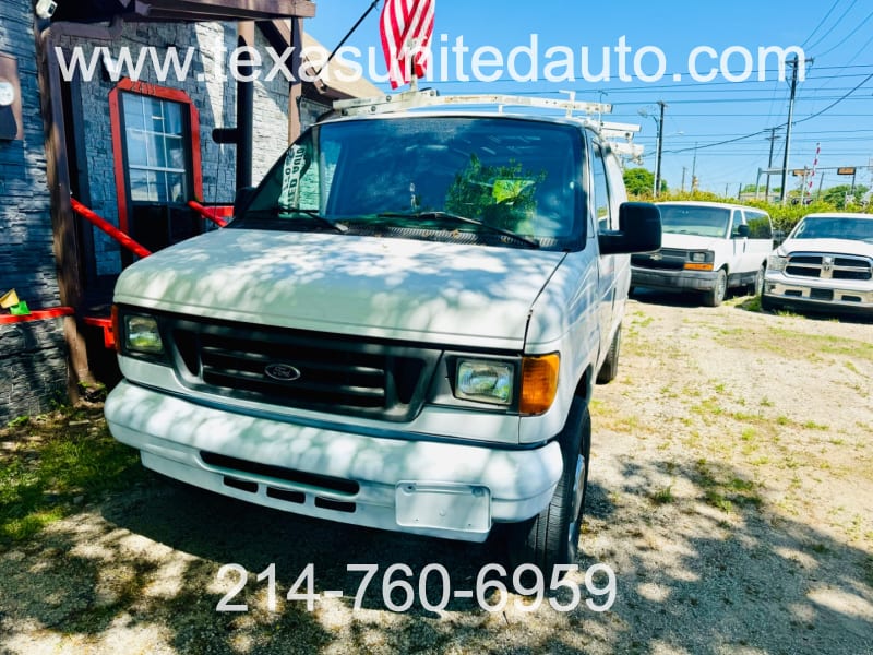 Ford Econoline Cargo Van 2005 price $8,995